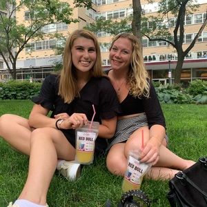 Meet your Posher, Leila